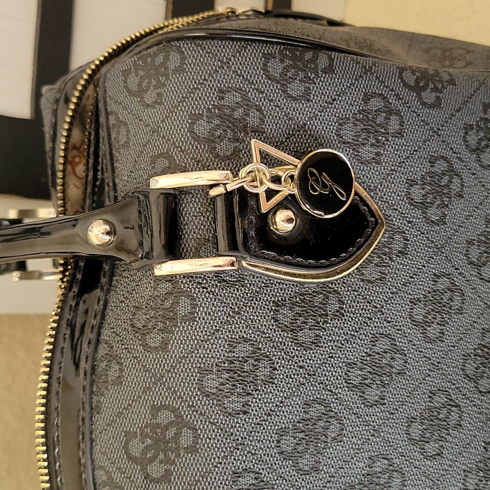 Guess Purse - Picture 3 of 5